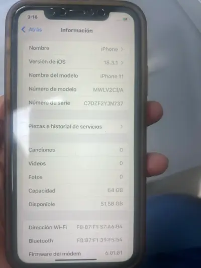 iPhone rojo con pantalla activa - miniatura 6