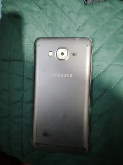 Teléfono Samsung usado - miniatura 2