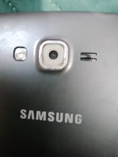 Teléfono Samsung usado - miniatura 3