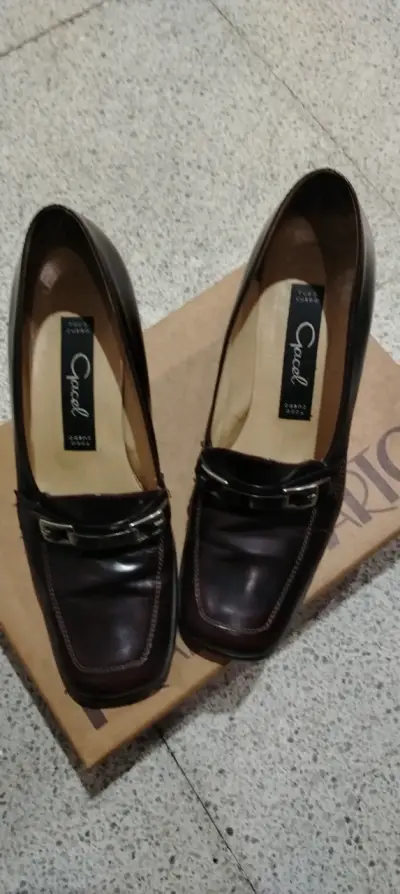 Botas negras de cuero sintético - miniatura 2