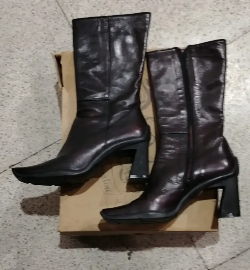 Botas negras de cuero sintético - 6