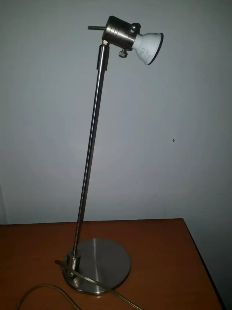 Lámpara de escritorio metálica - 3
