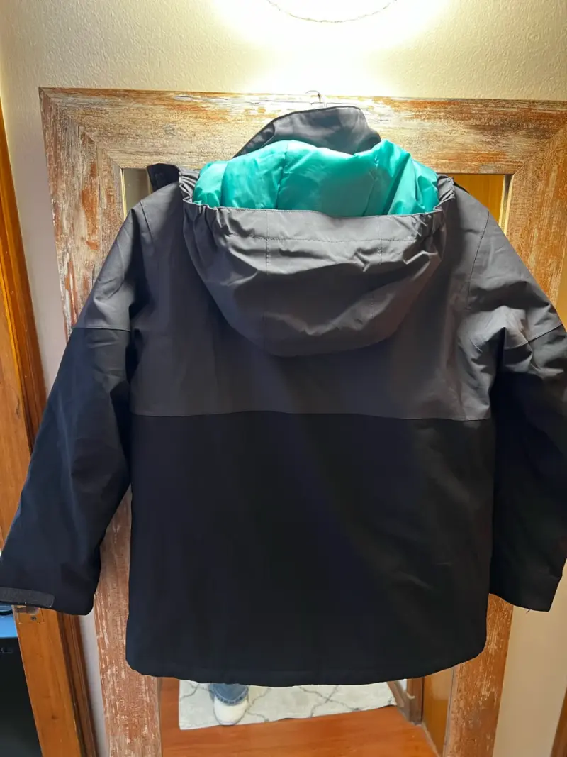 Chaqueta HHimpermeable negra y verde - 2