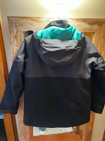 Chaqueta HHimpermeable negra y verde - miniatura 2