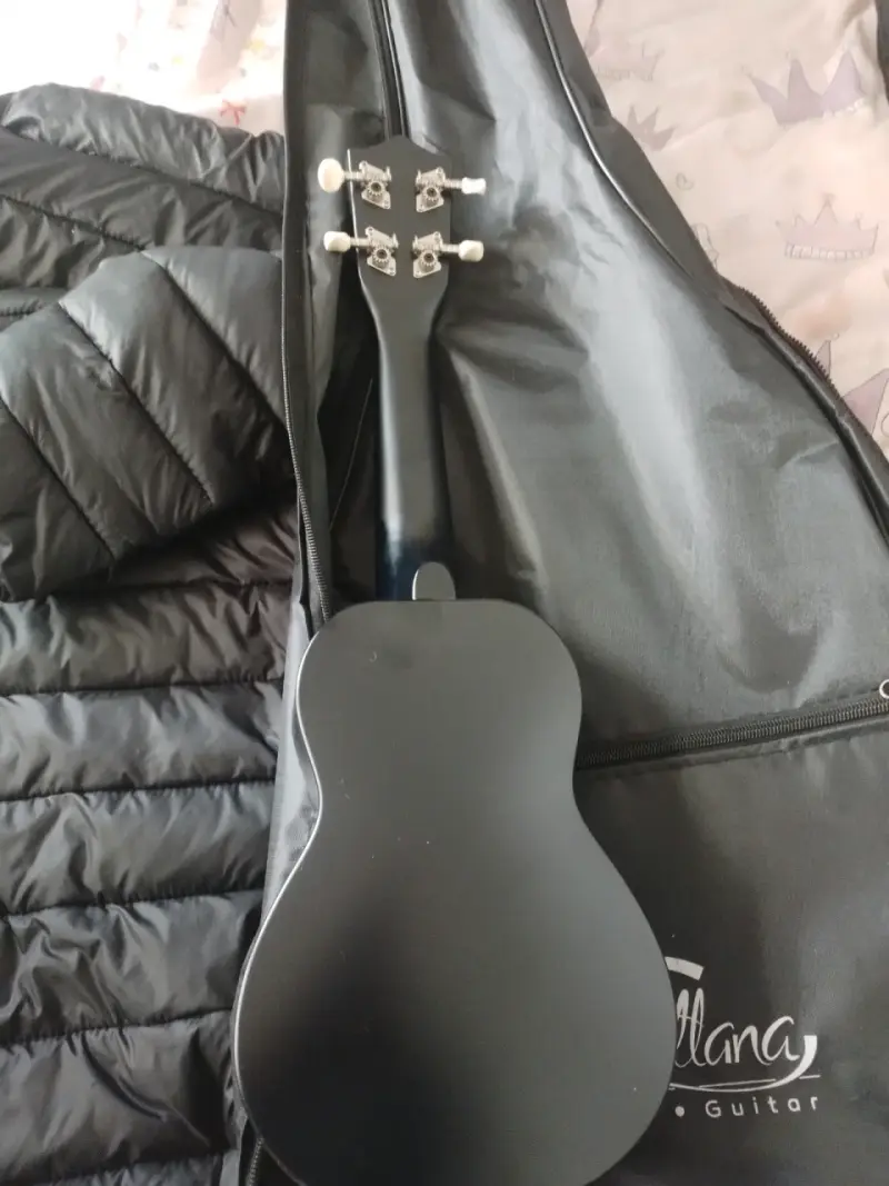 Ukulele negro con funda - 4