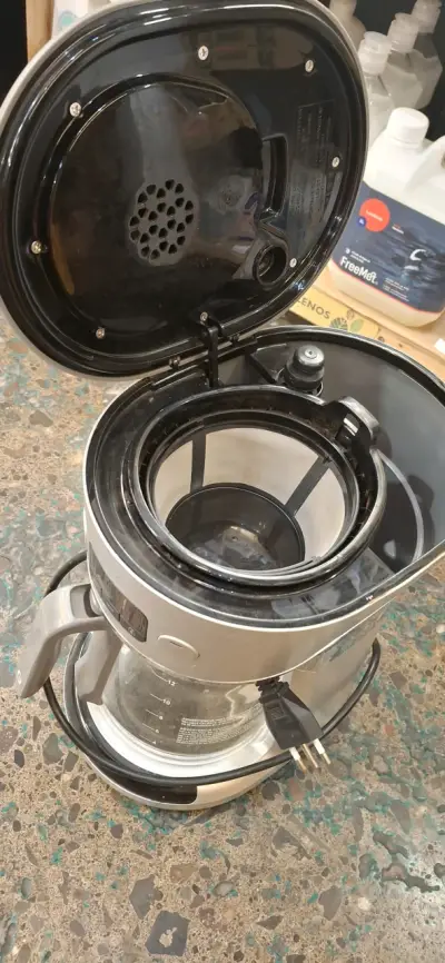 Cafetera eléctrica plateada - miniatura 3
