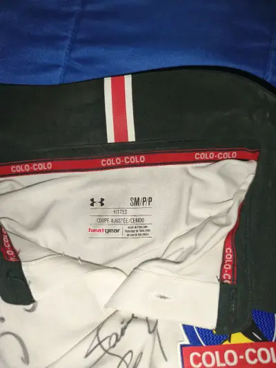Camiseta Colo-Colo firmada - miniatura 2