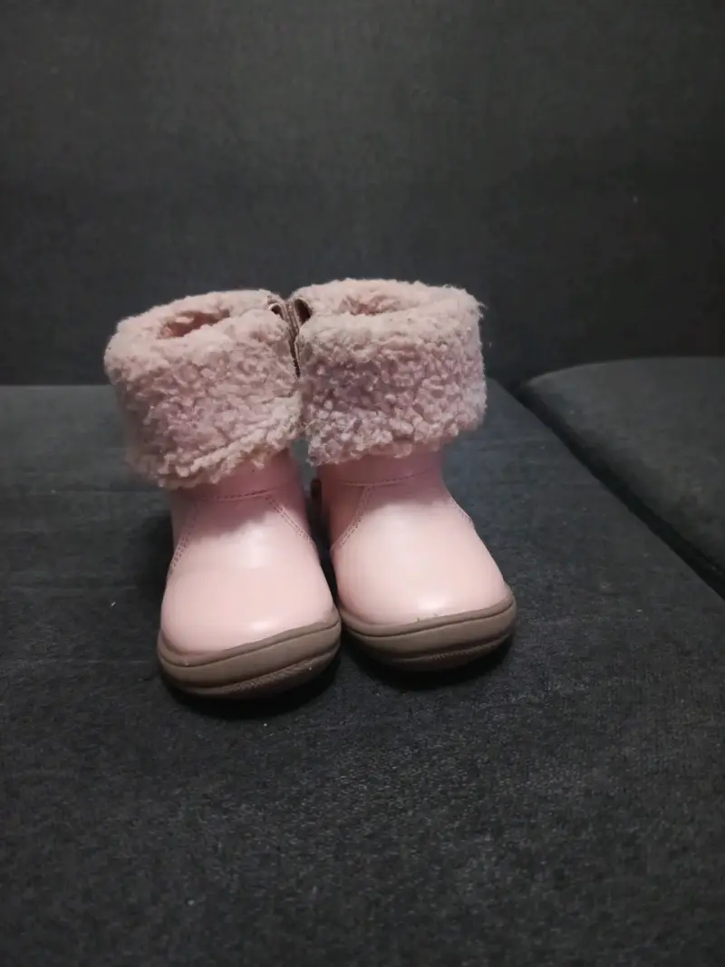 Botitas rosadas con piel - 3