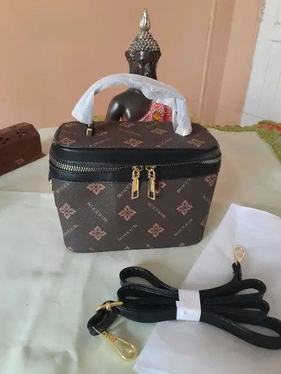 Cartera  y mochilas 🎒  nuevas. - miniatura 3