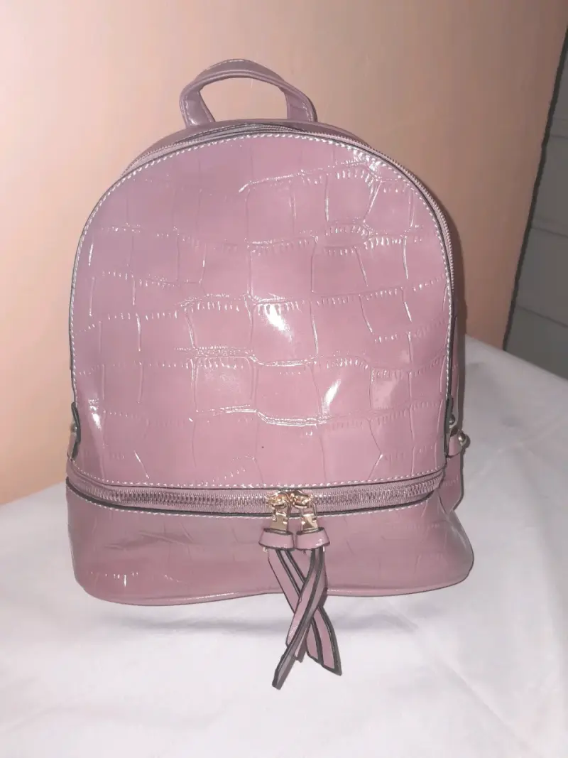Cartera  y mochilas 🎒  nuevas. - 6