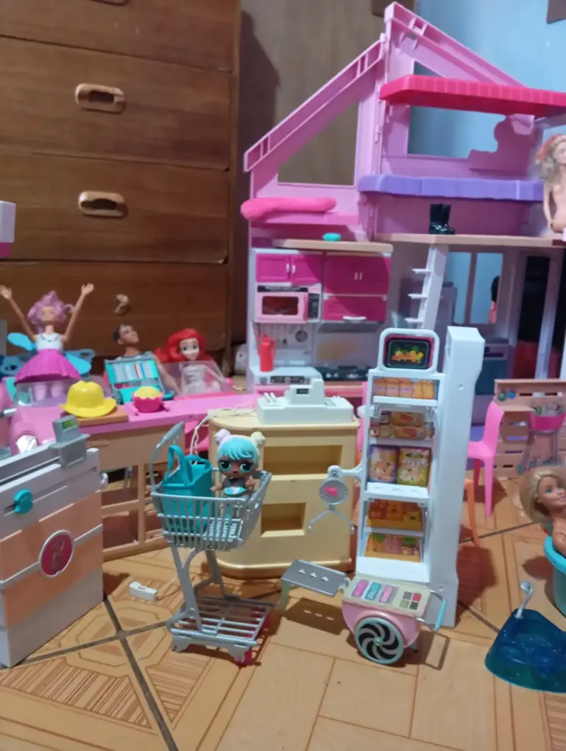 Casa de muñecas con accesorios - 6
