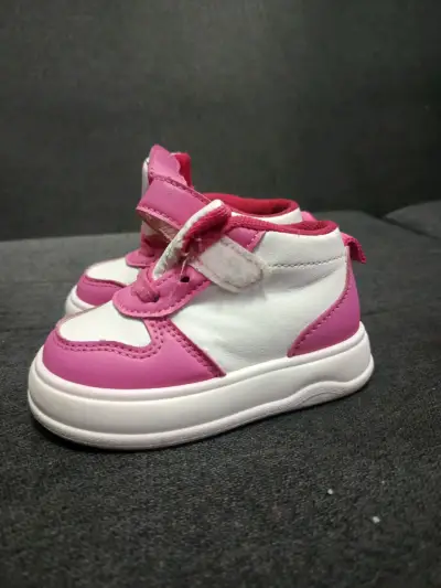 Botitas rosadas con piel - miniatura 3