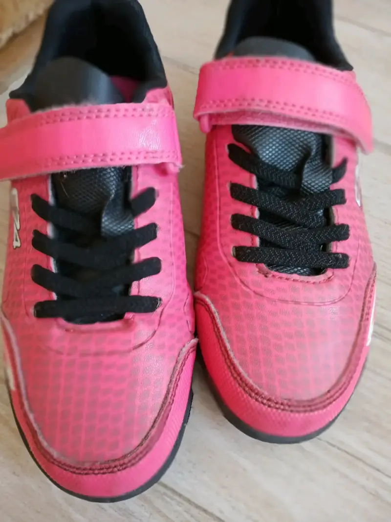 Zapatillas de fútbol niña talla 32 marca Colloky - 5