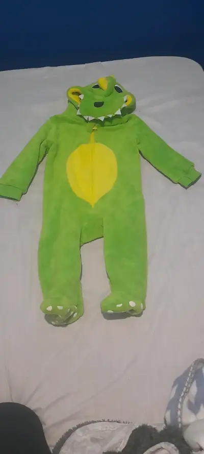 Pijama de dragón verde para bebé - miniatura 1
