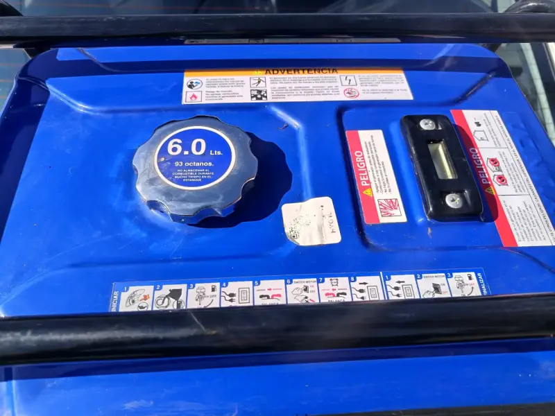 Generador Hyundai 220V azul - 2