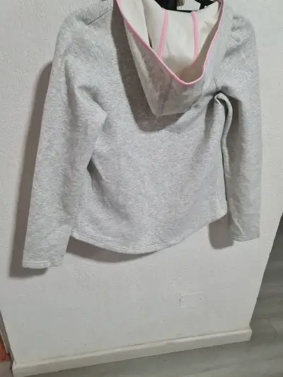 Polerón gris con cierre rosado - miniatura 4