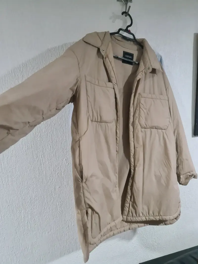 Chaqueta acolchada beige - 4