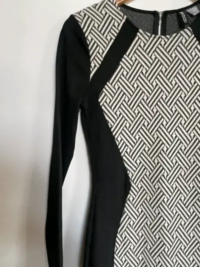 Vestido negro y blanco estampado H&M 38 - miniatura 2