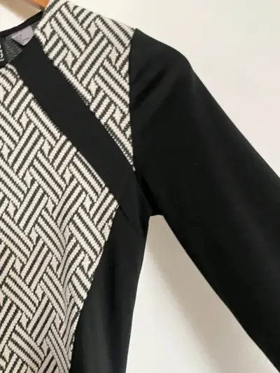 Vestido negro y blanco estampado H&M 38 - miniatura 5