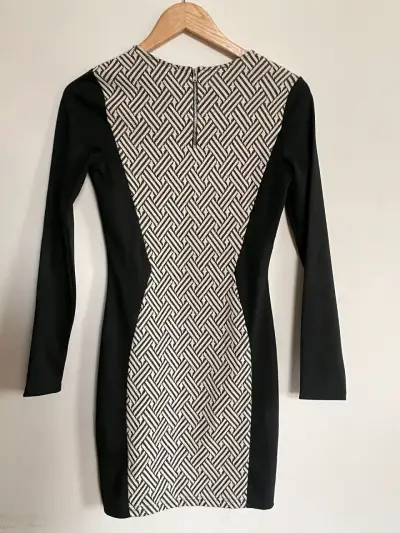 Vestido negro y blanco estampado H&M 38 - miniatura 6