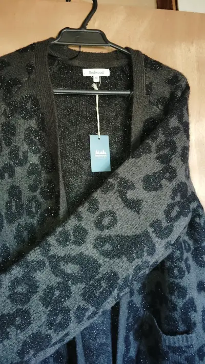 Cardigan negro con estampado animal print - miniatura 2