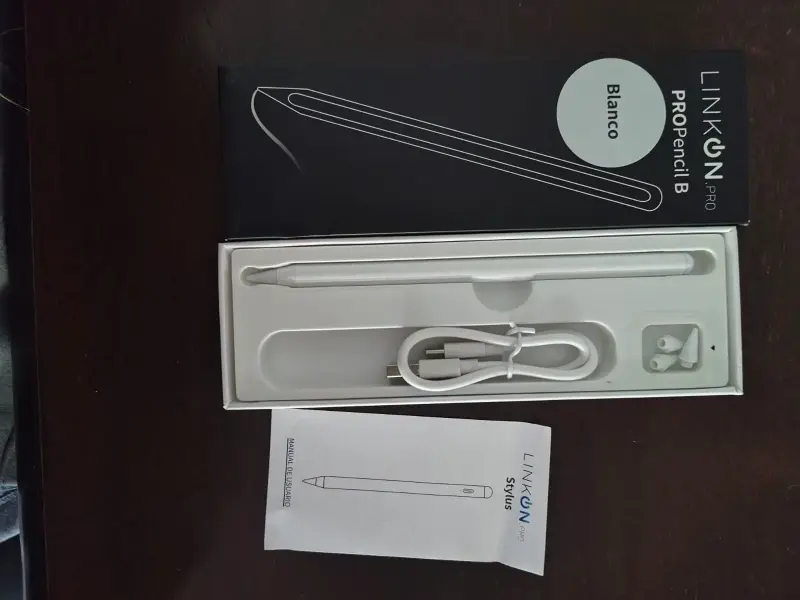 iPad plateado en caja - 3