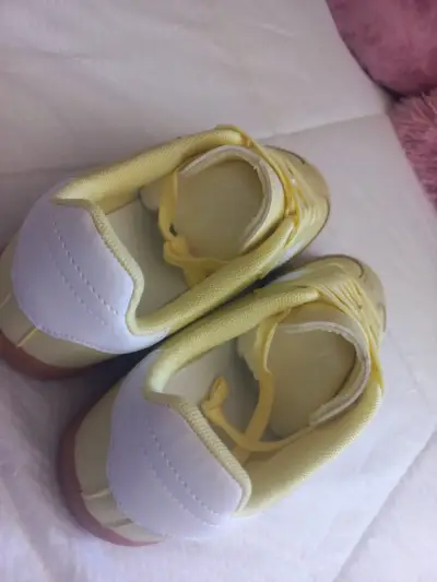 Zapatillas deportivas amarillas talla 39 - miniatura 3