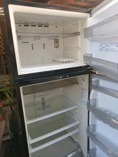 Refrigerador de dos puertas - miniatura 2