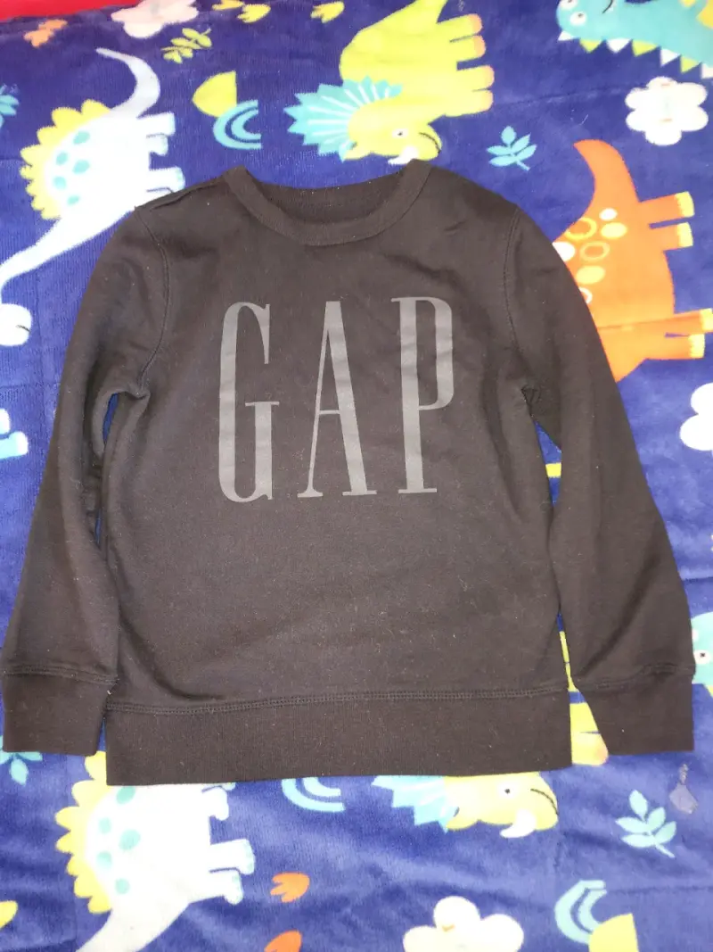 Polerón negro GAP infantil
