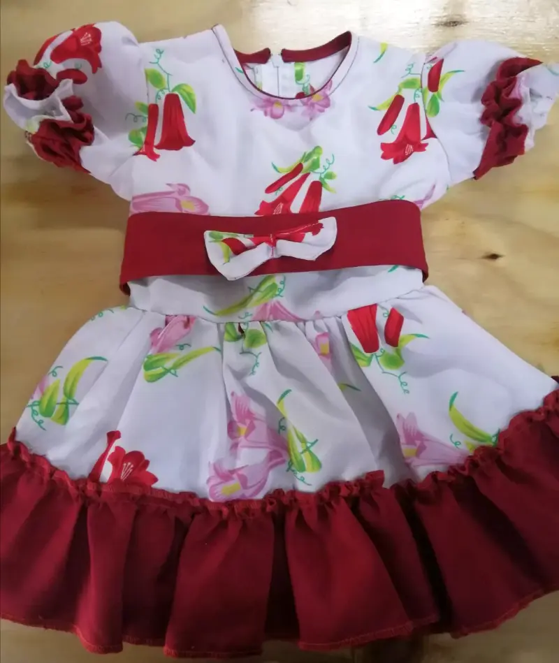 Vestido infantil floral blanco y rojo - 1
