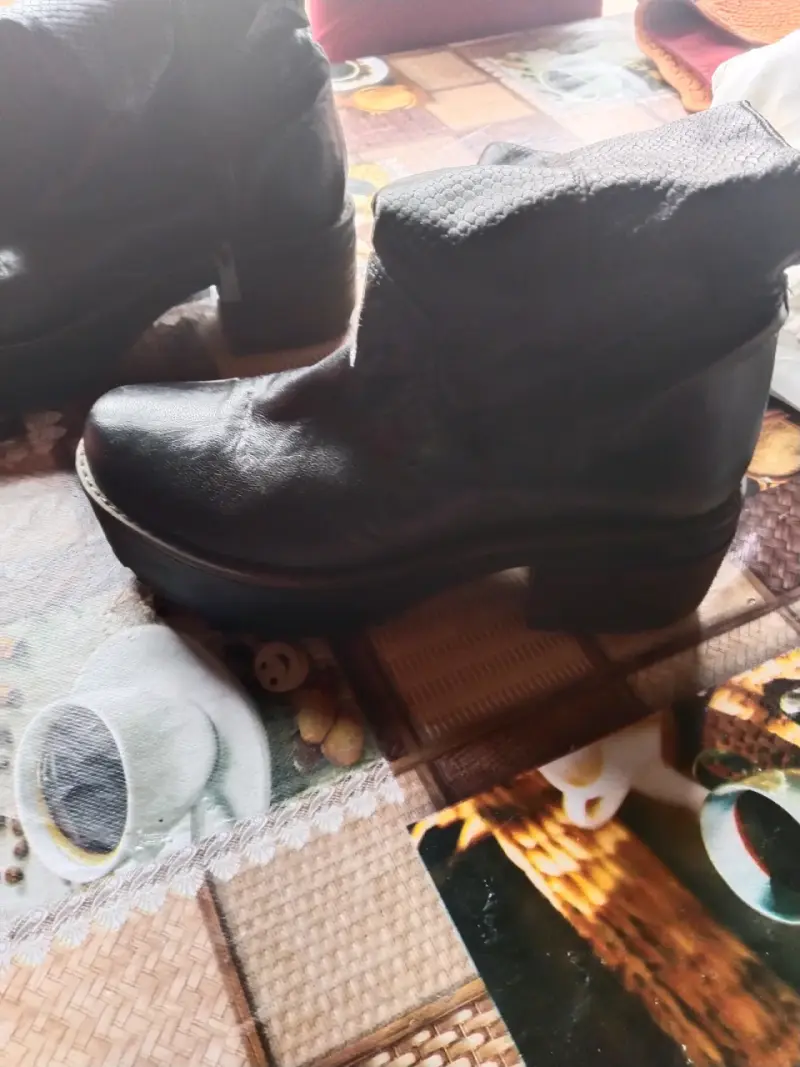 Botines negros con tacón - 1