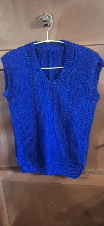 Chaleco tejido azul sin mangas - miniatura 2