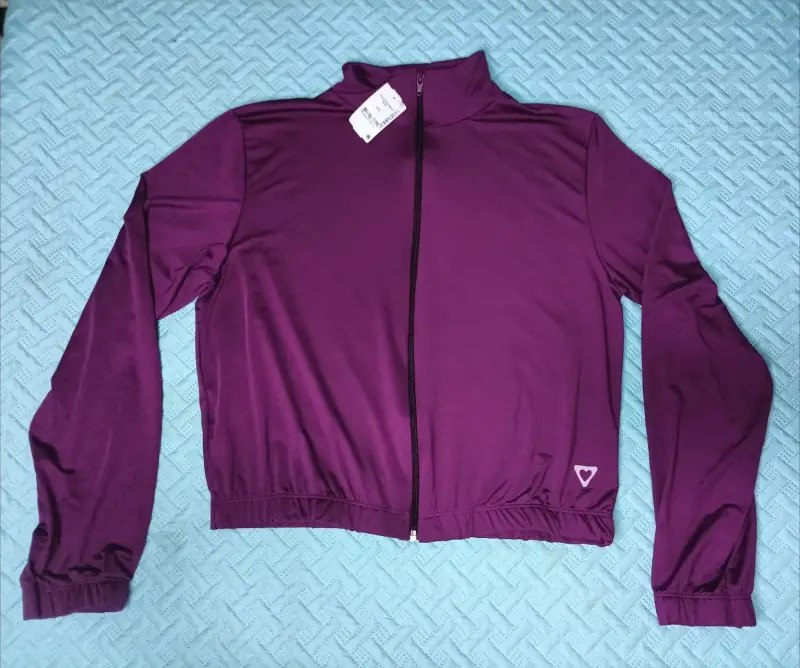Chaqueta deportiva morada