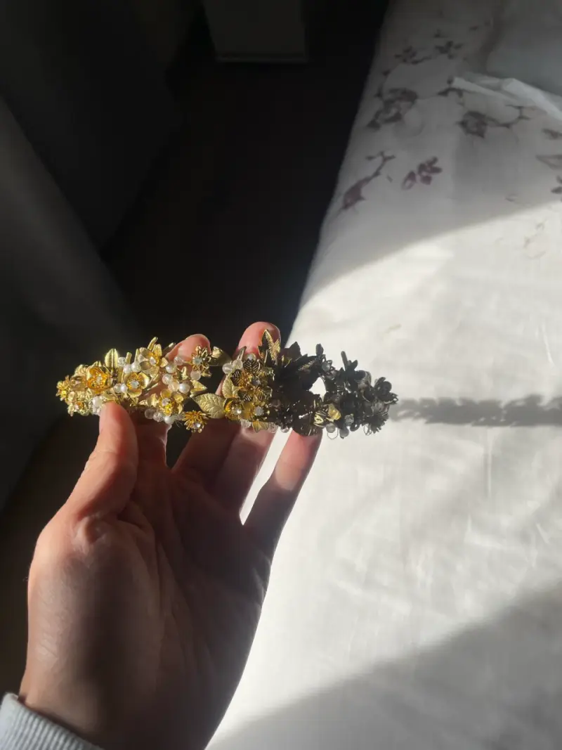 Tocado novia dorado con flores - 2