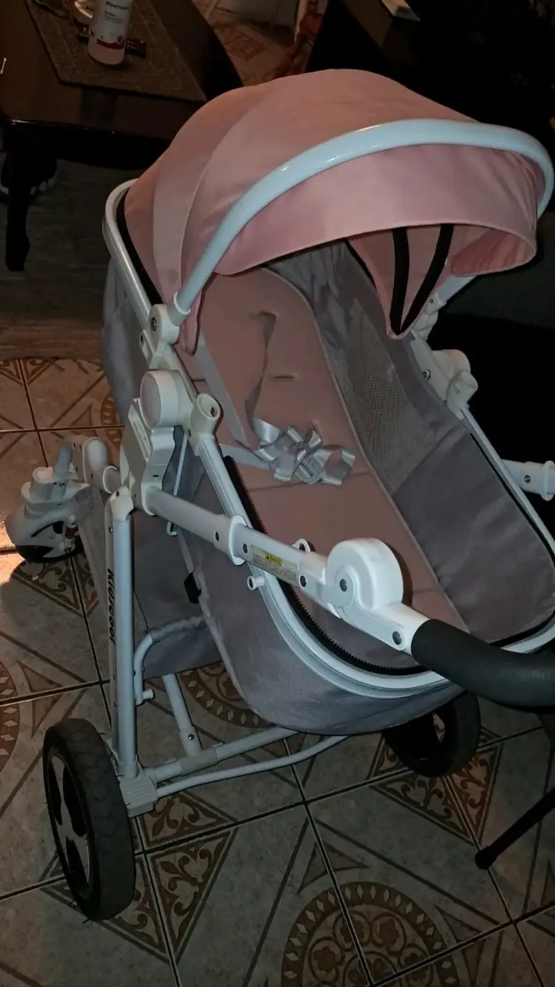 Coche de bebé rosa con silla - 4
