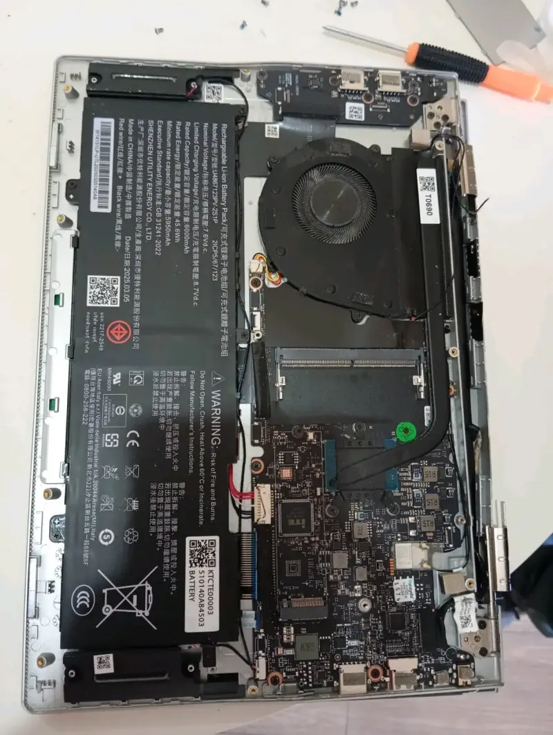 Acer aspire Lite 14 todo bueno menos pantalla - 4