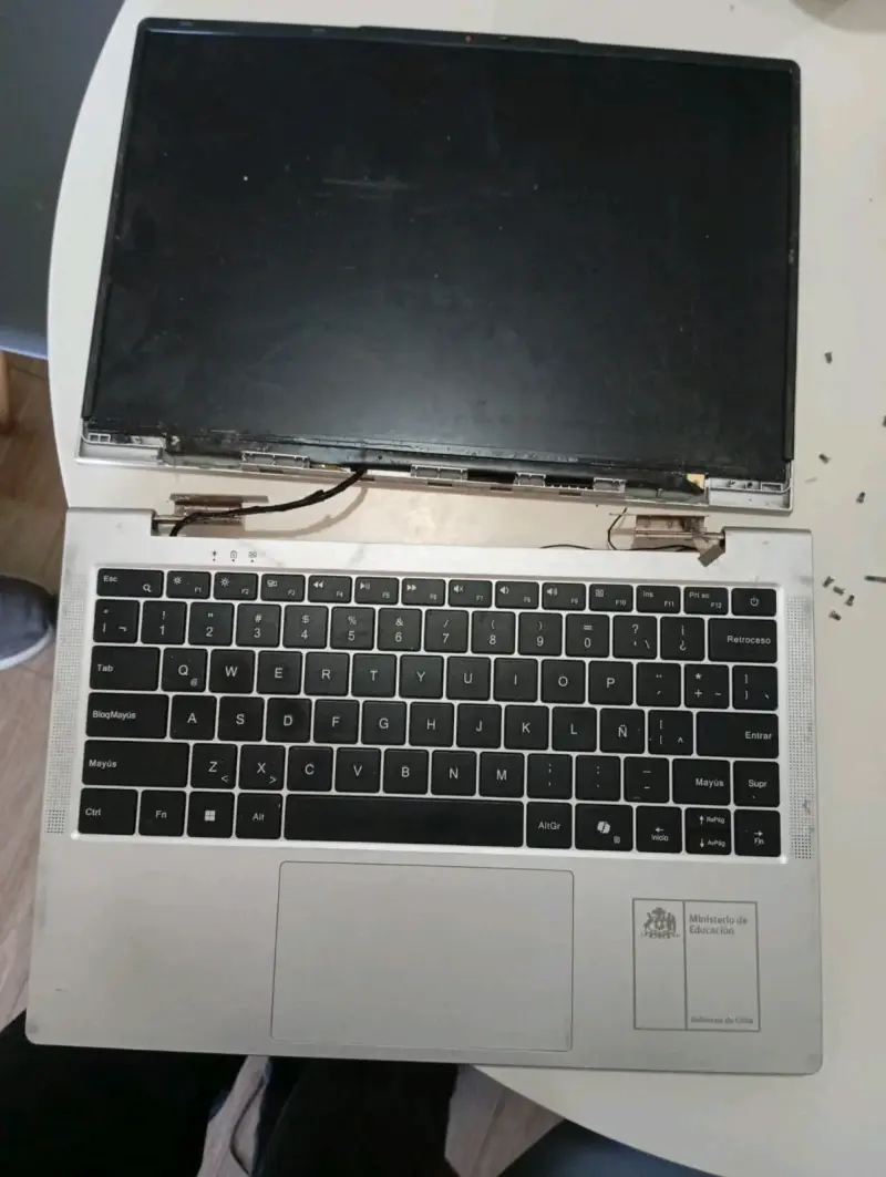 Acer aspire Lite 14 todo bueno menos pantalla - 5