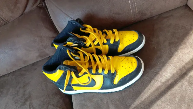 Zapatillas deportivas amarillo y negro - 3