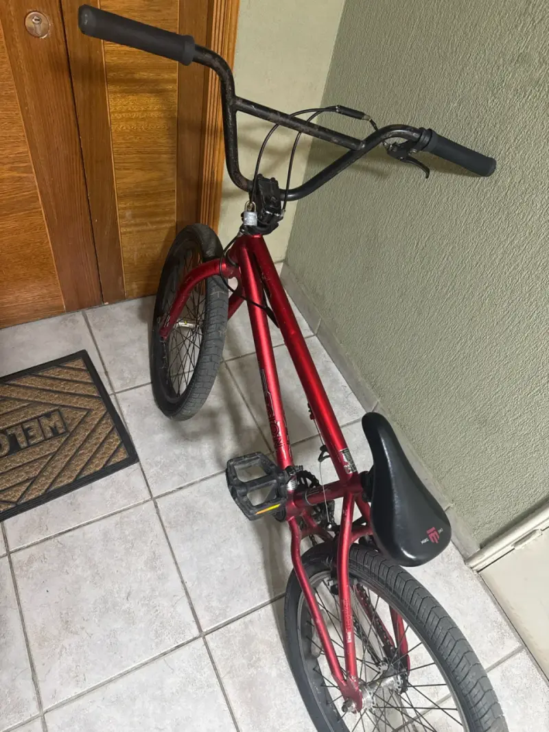 Bicicleta BMX Mongoose Legion - 1