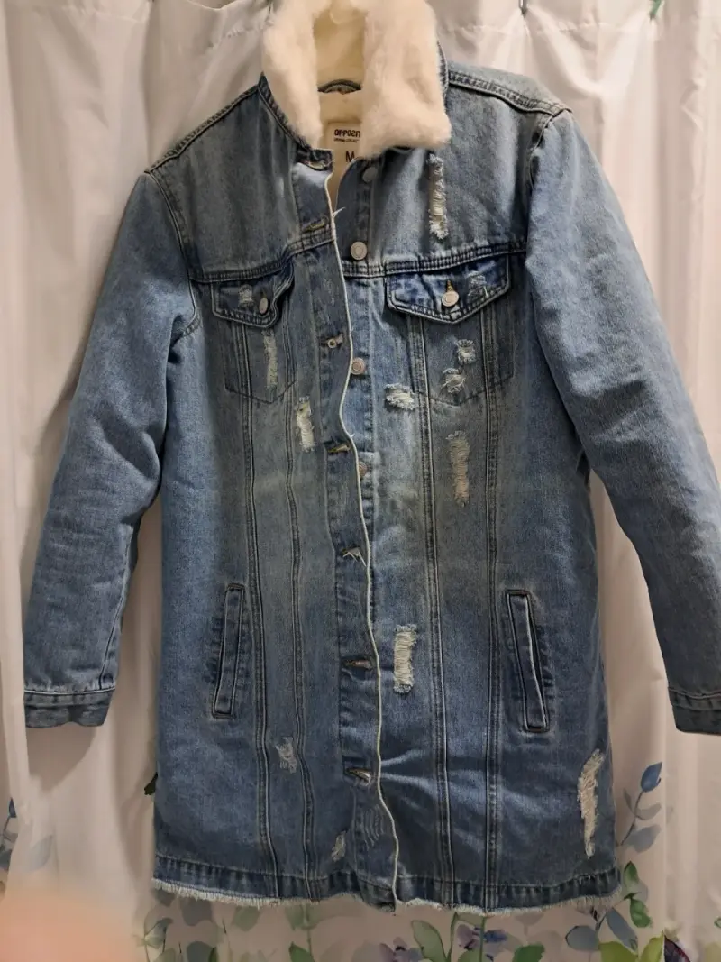 HERMOSA CHAQUETA DE JEANS CON PIEL - 1