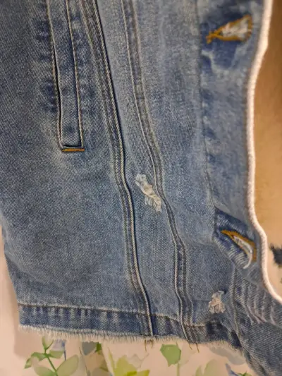 HERMOSA CHAQUETA DE JEANS CON PIEL - miniatura 4