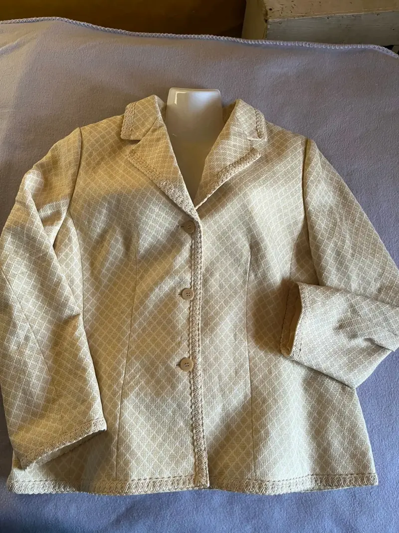 Chaqueta blanca estampada - 4