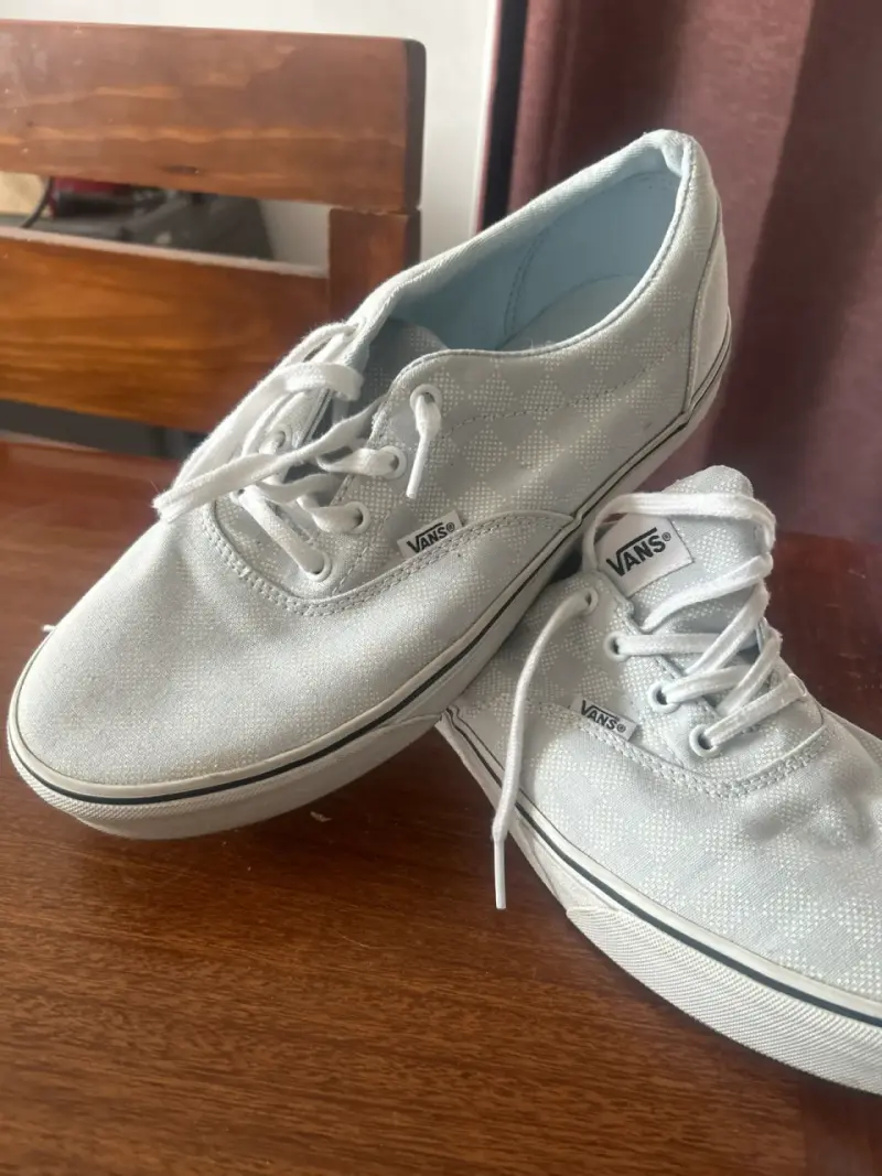 Zapatillas Vans blancas - 1