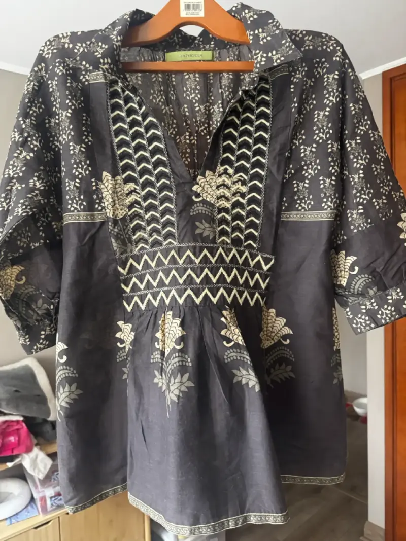 Blusa boho negra con bordados Rapsodia - 1