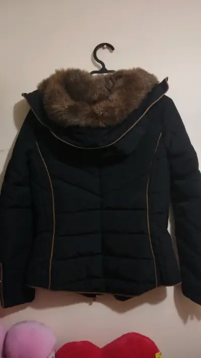 Chaqueta negra con capucha Zara - miniatura 2