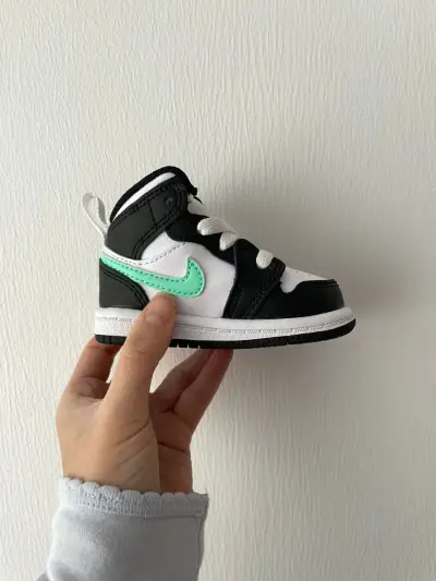 Zapatilla Jordan de bebé - miniatura 1