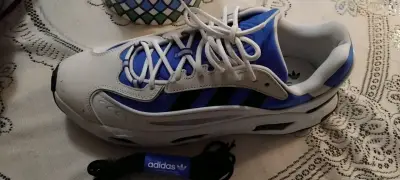 Zapatillas adidas Oznova nuevas talla 45 sin caja - miniatura 3