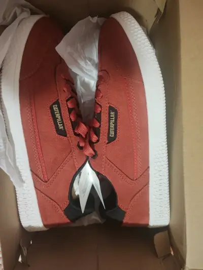 Zapatillas Caterpillar rojas nuevas - miniatura 1