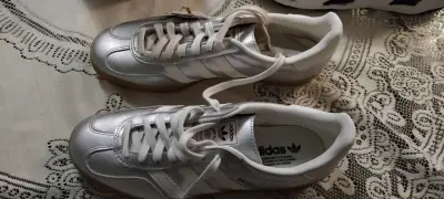 Zapatillas Adidas Gazelle talla 41 sin caja - miniatura 1