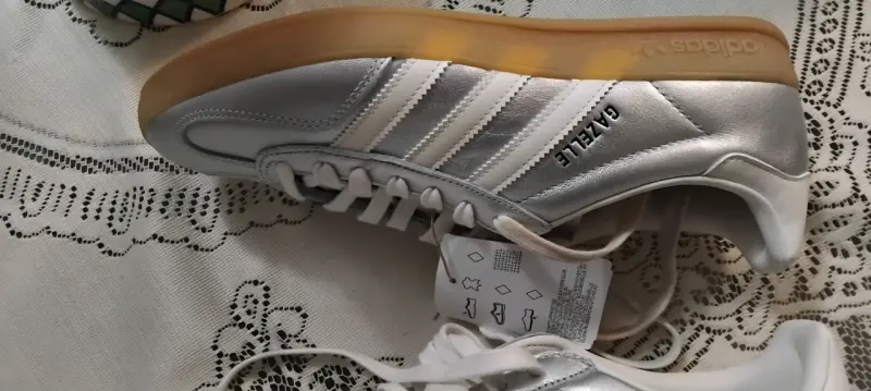 Zapatillas Adidas Gazelle talla 41 sin caja - 2